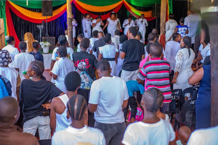Worship at the conference crusade