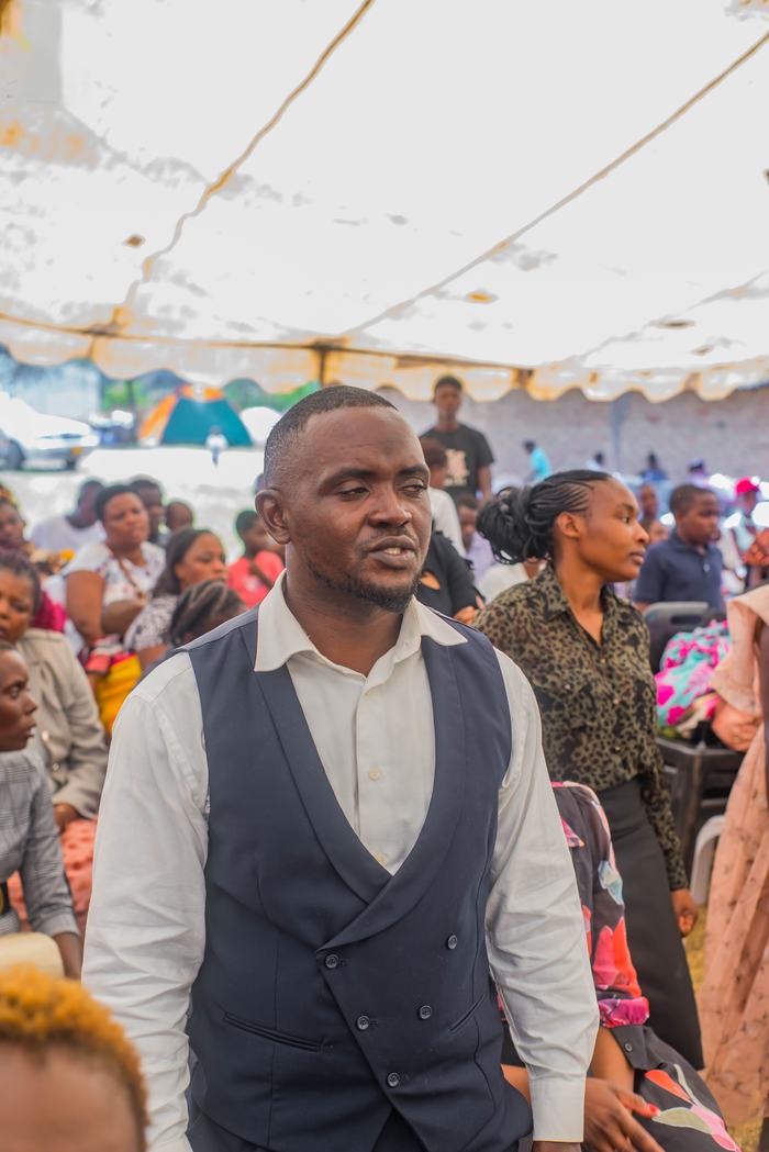 Worship crowd at the Easter conference